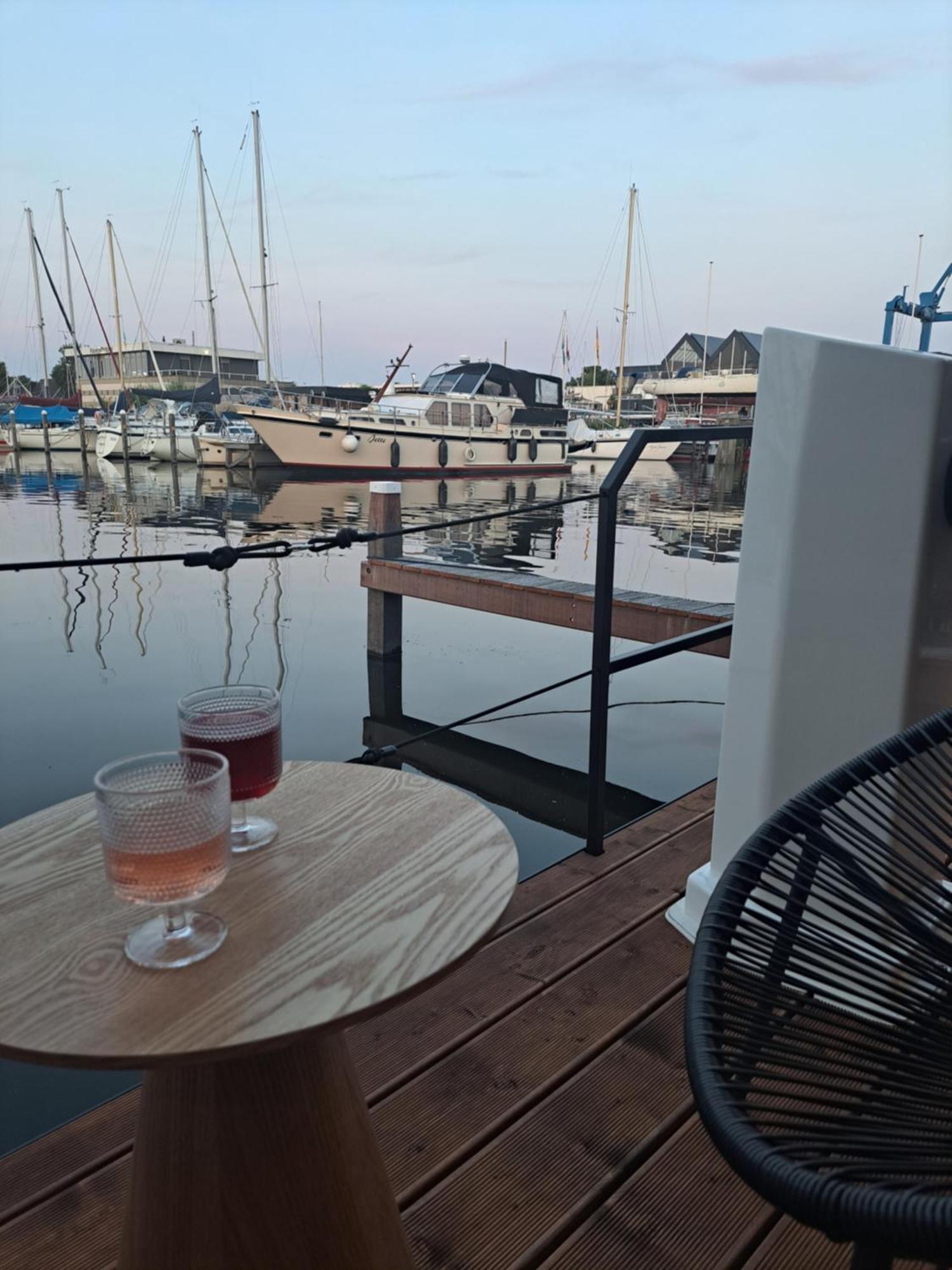 זייוולדה Cosy Tiny Houseboats Near Beach And Restaurants By Weltevreden Experience מראה חיצוני תמונה